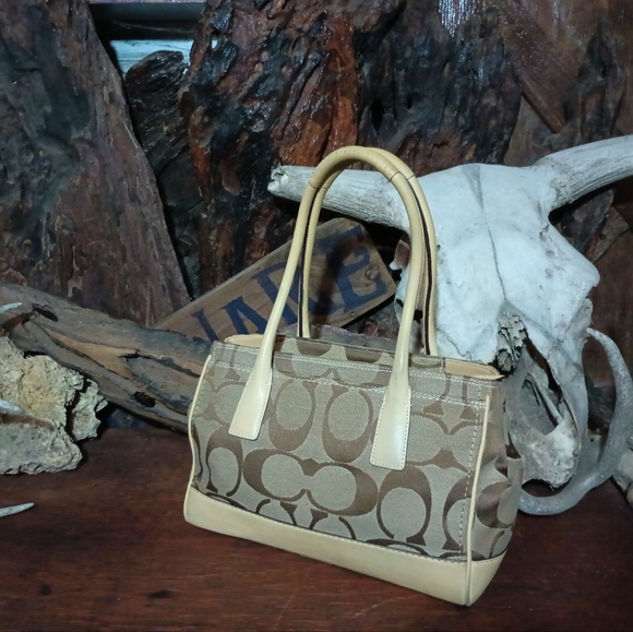 Coach signature 'C' satchel / shoulder bag #11557 - Picture 4 of 6